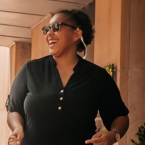 Meet your Posher, Alicia